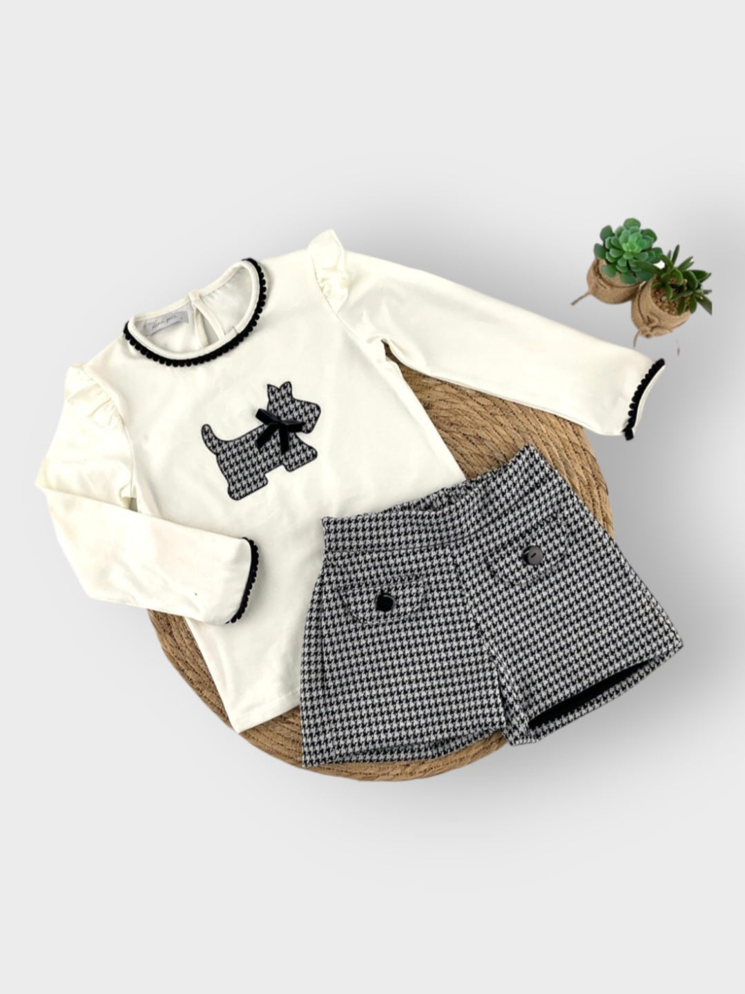 Girls Black & White Houndstooth Shorts and Long-Sleeve Top – 2-Piece Set