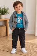 Conjunto de 3 peças para menino – Cardigã de malha cinzento, T-shirt com estampado de cão e calças pretas
